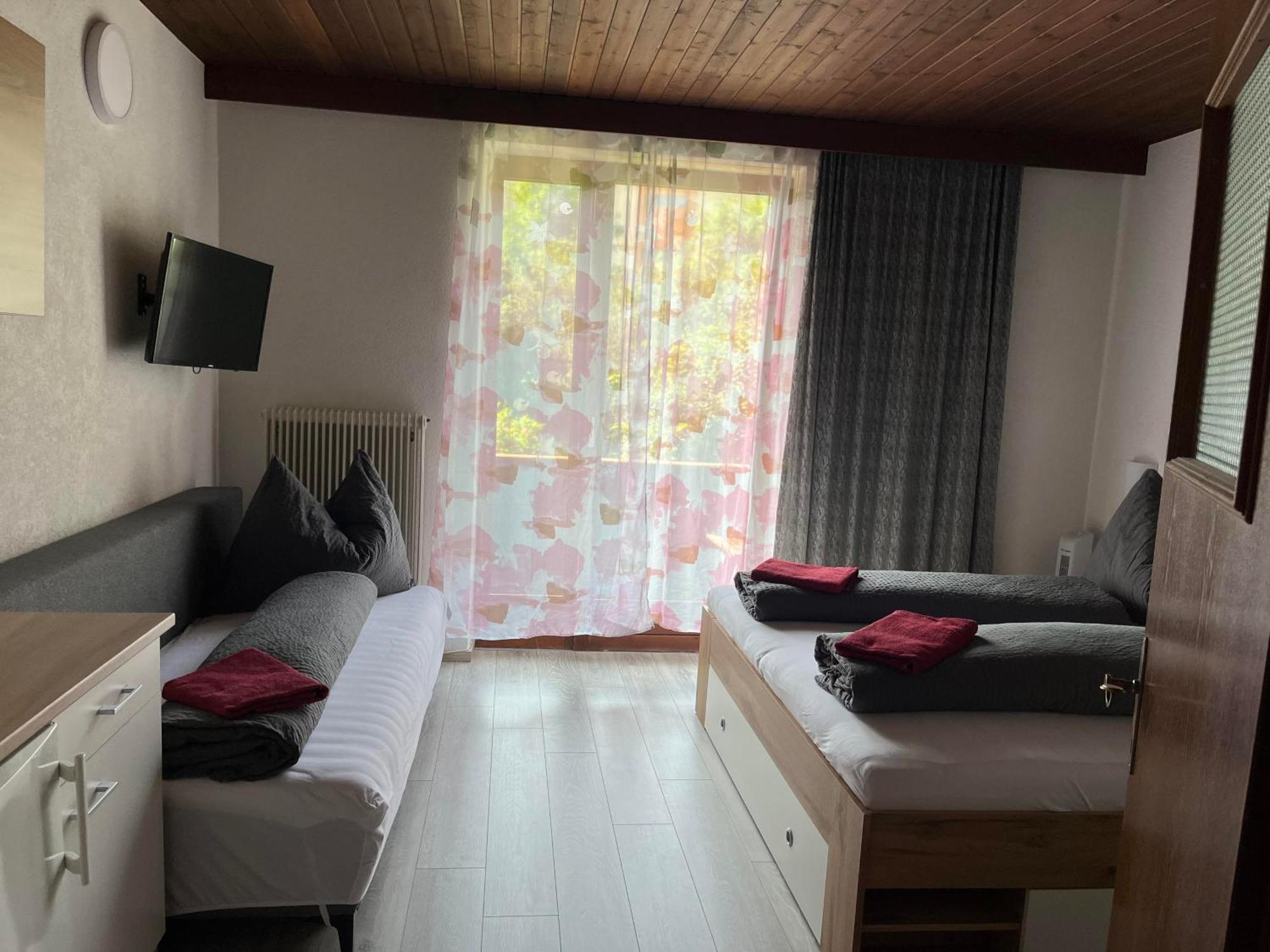 Pension Steiner, 6143 Matrei Am Brenner!!Check-In Between 15 - 21 O'Clock!! No Breakfast Muhlbachl Esterno foto